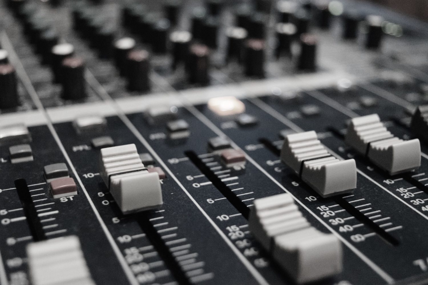 Music review website image - Mixing desk